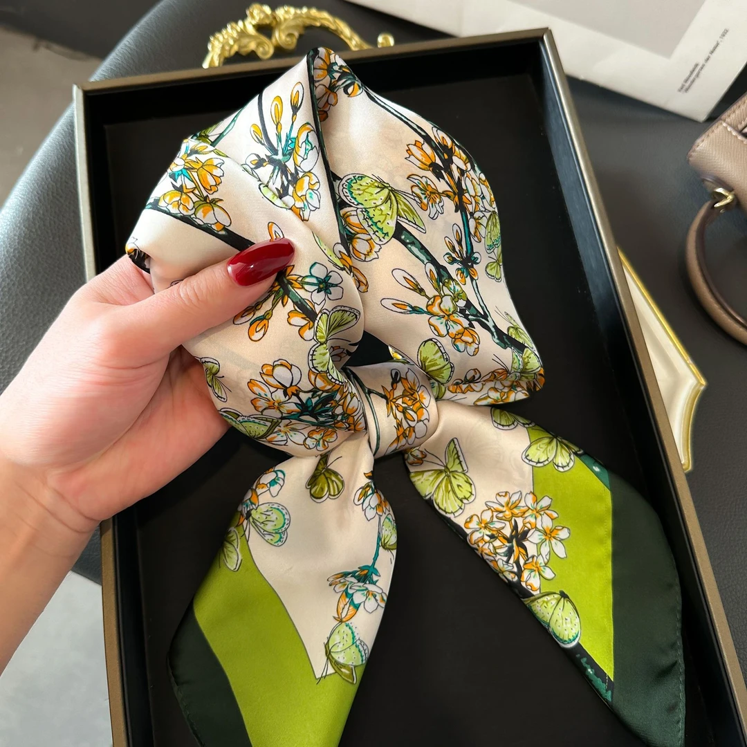 【Muusu】百搭小领巾时尚洋气小方巾护颈百搭丝巾