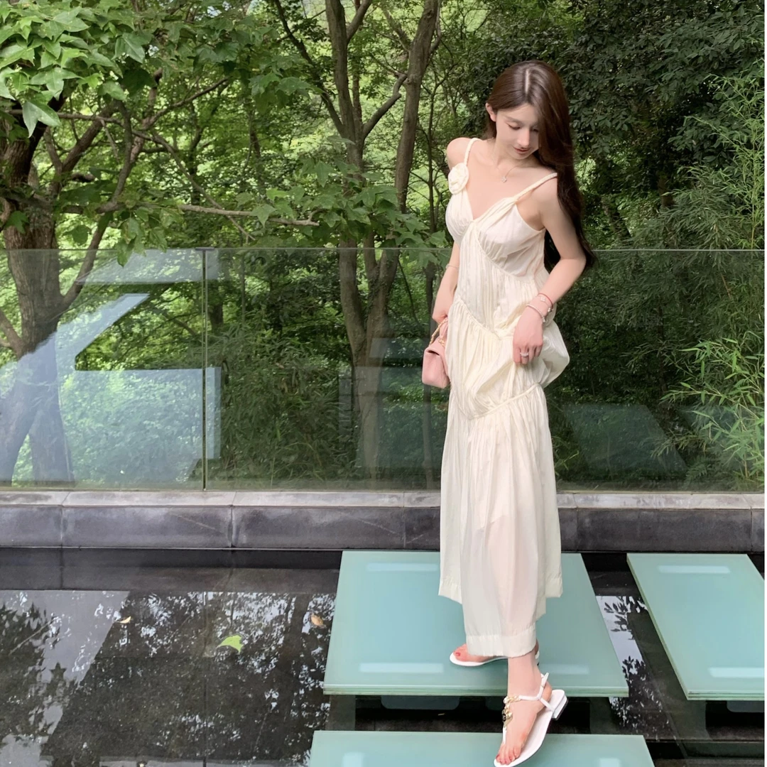 五一旅游出街衣服吊带长裙连衣裙过膝无袖露肩仙女裙子法式度假裙