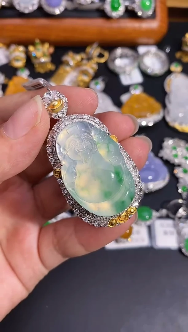 【闪购商品】翡翠颈饰18K金镶嵌吊坠