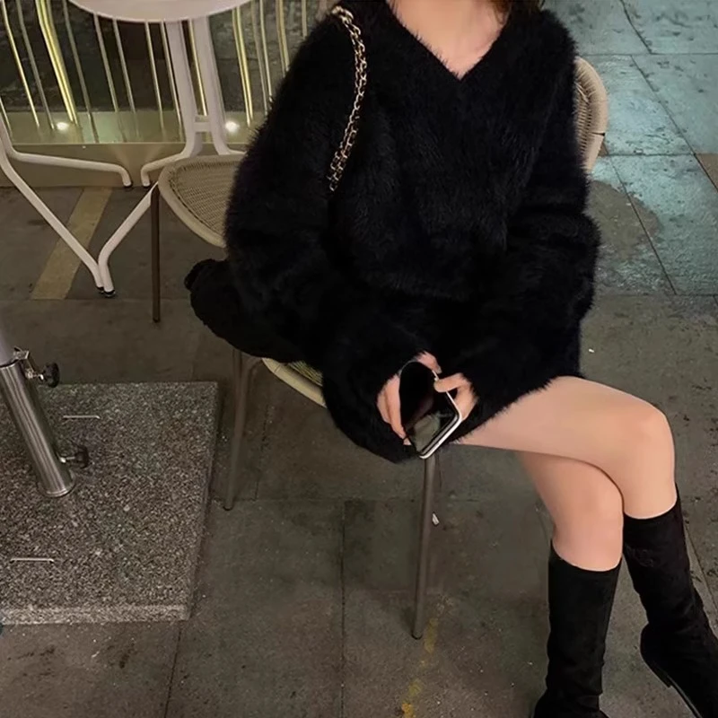 毛茸茸仿水貂绒毛衣女高级感慵懒黑色软糯v领秋冬加厚宽松针织衫
