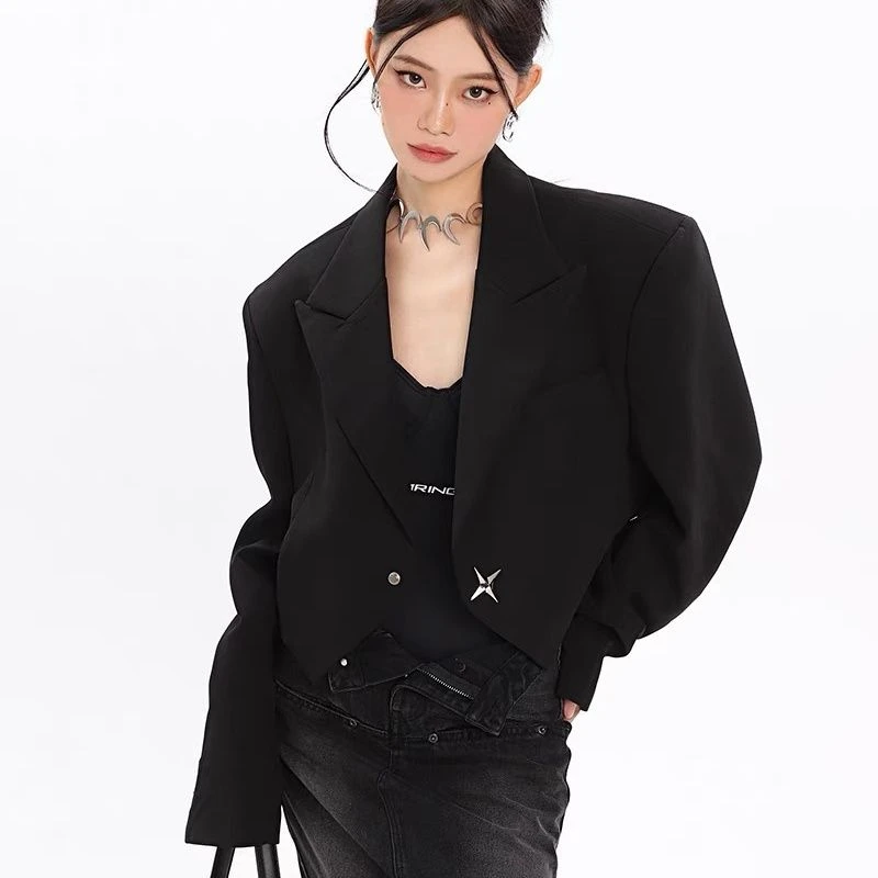 外套2023年春秋新款男女同款高级感立体金属廓形短款宽松垫肩西装