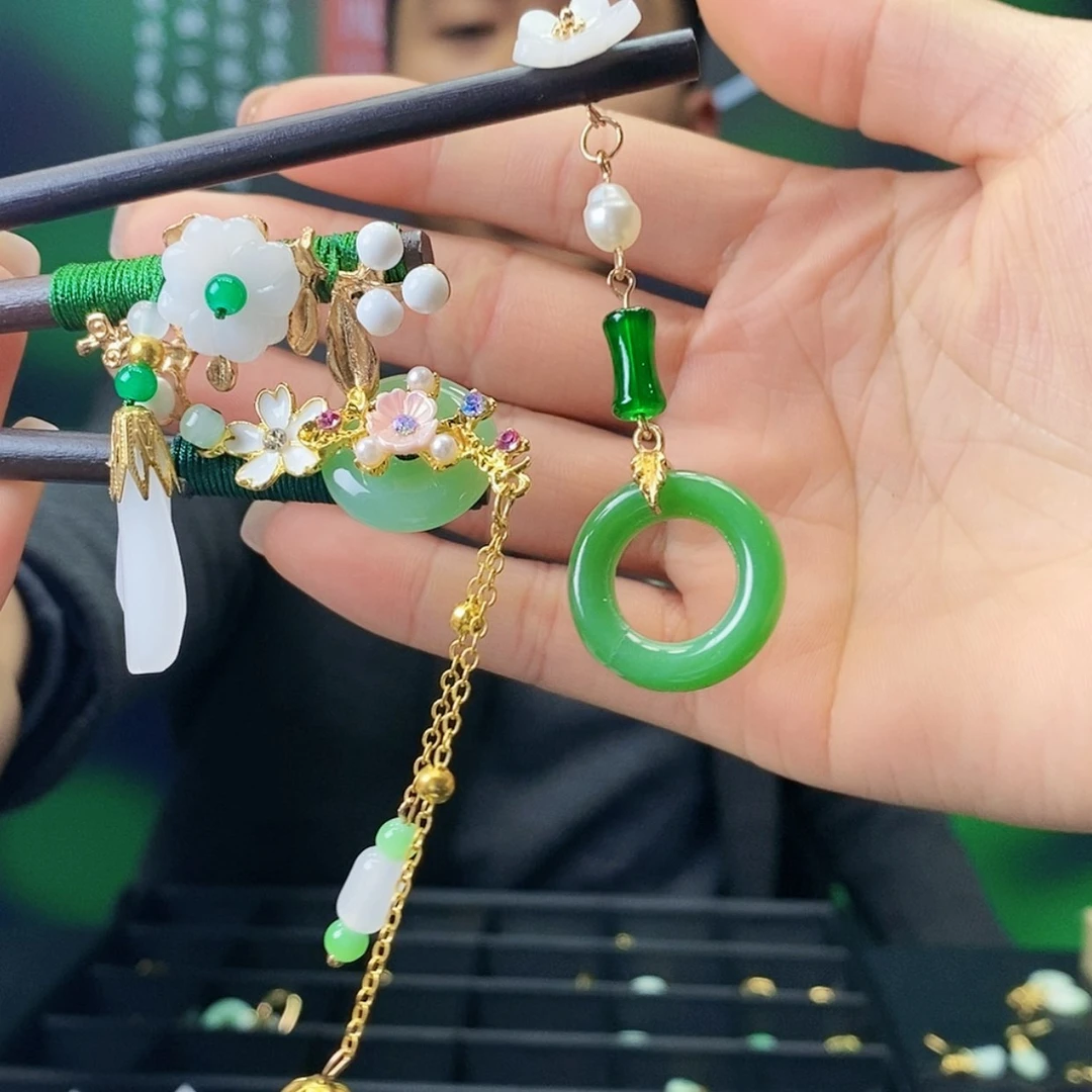 【闪购商品】翡翠耳饰未镶嵌