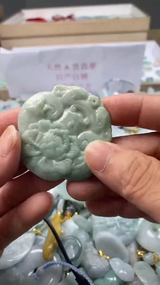 【闪购商品】翡翠颈饰未镶嵌/2001227