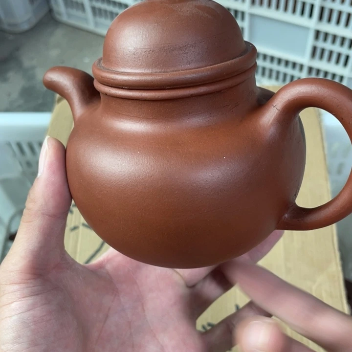 紫砂茶壶老厂紫砂壶一件。