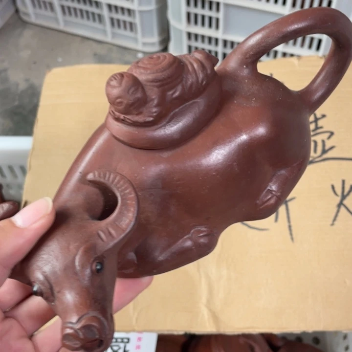 紫砂茶壶老厂紫砂壶一件。