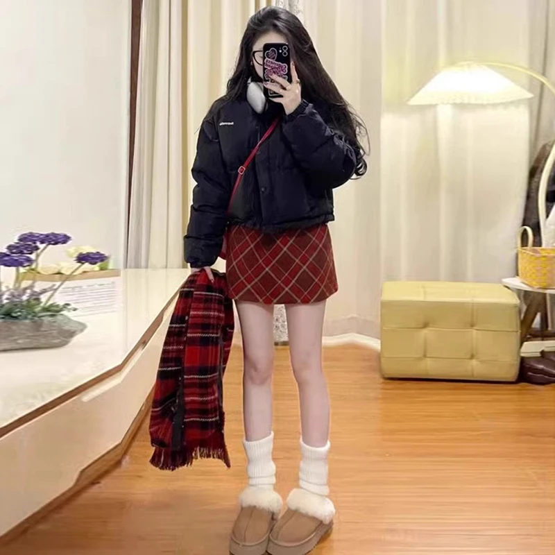 毛呢半身裙女2025新款秋冬高腰显瘦红色a字包臀裙大码胖mm短裙子