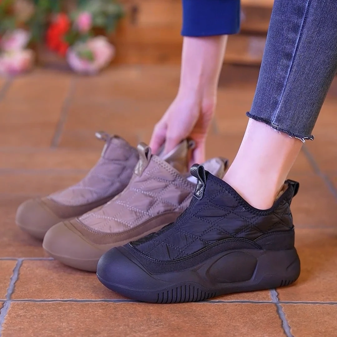 筱秀冬季新款雪地靴圆头平底女靴加绒防滑保暖大码女款女鞋41码