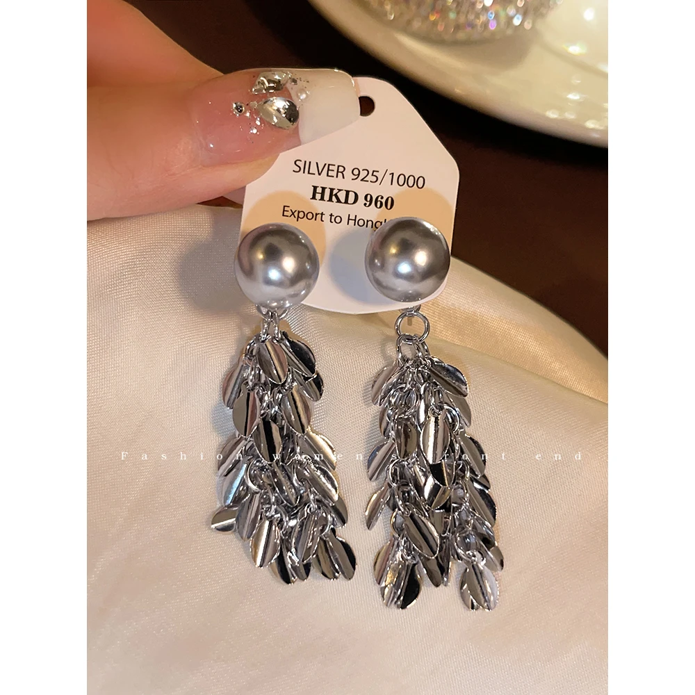 合金耳饰 清冷风灰色贝珠耳环女轻奢高级感波光粼粼耳饰女显脸小