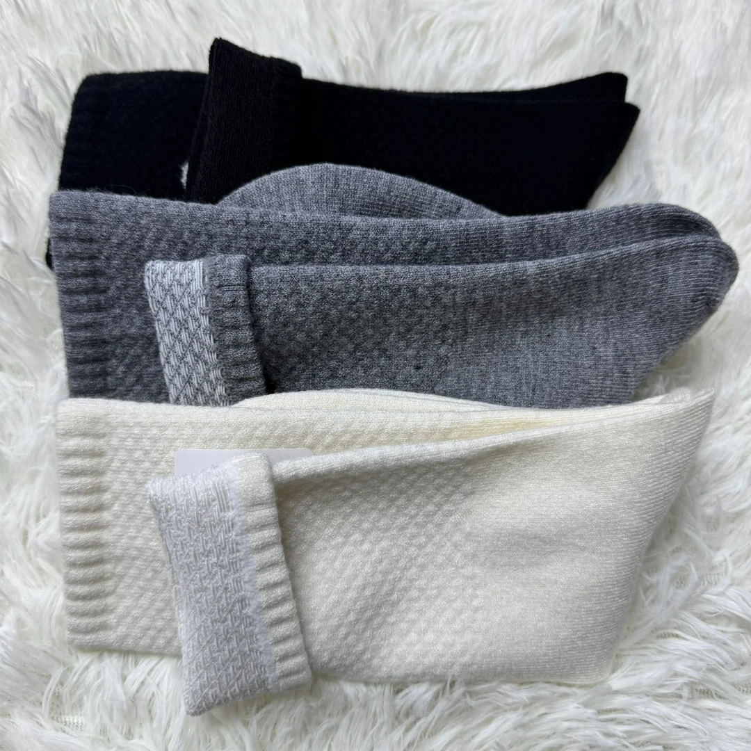 毛圈袜子女士秋冬季中筒纯棉加厚搭配鲨鱼裤长筒袜子女