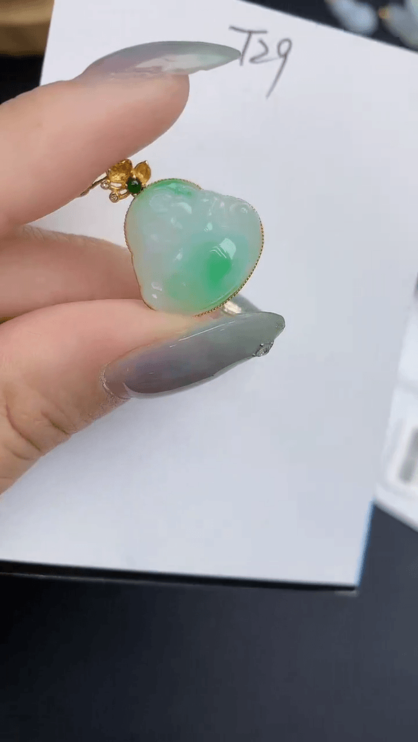 【闪购商品】翡翠颈饰18K金镶嵌0000000000