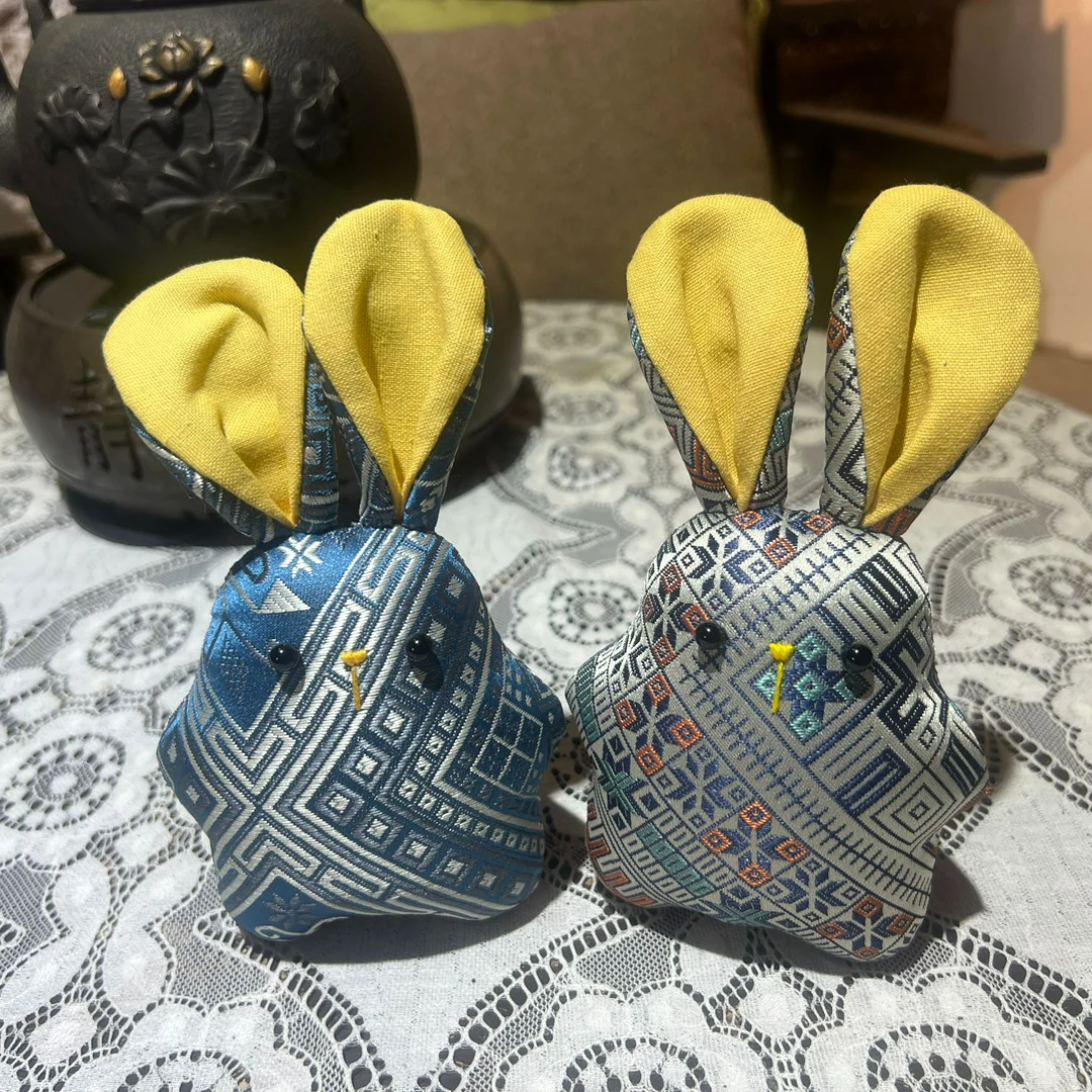 壮族文创小摆件公仔娃娃麽乜香囊挂件