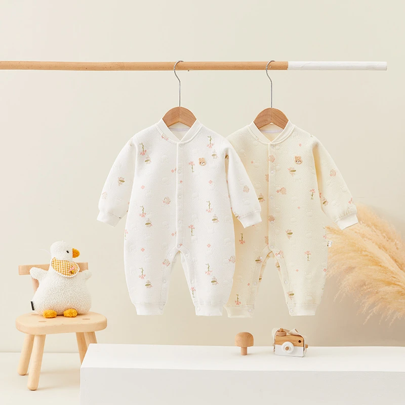 婴儿衣服套装秋冬装宝宝连体衣加绒夹棉外出可爱时髦哈衣背带裤潮