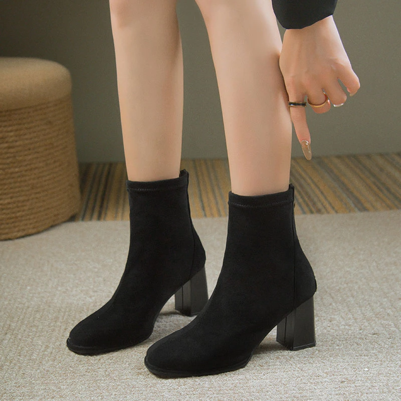 绒面粗跟高跟鞋小短靴女2024年秋冬新款切尔西磨砂圆头瘦瘦靴加绒