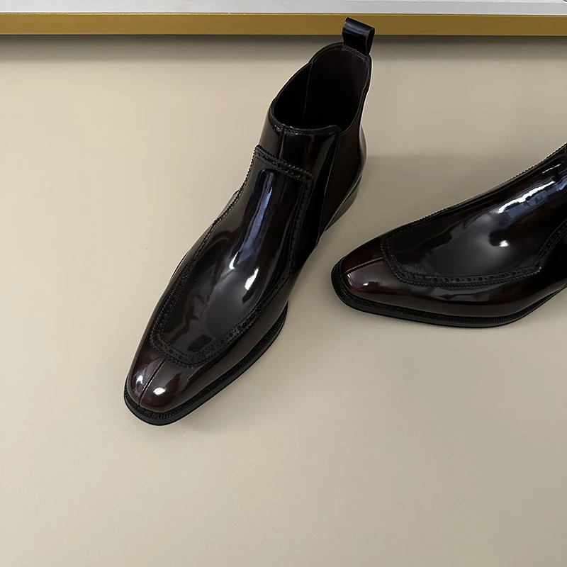 秋季新款英伦风布洛克切尔西男官方正品真皮男靴子商务正装高帮鞋