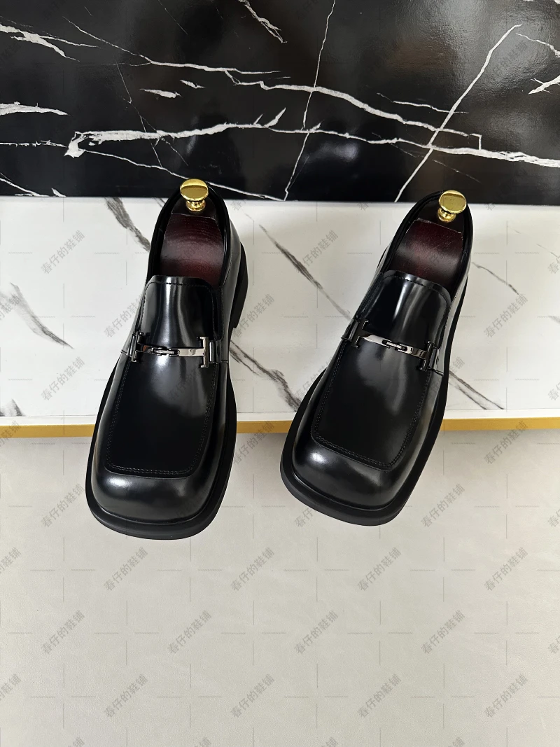 男士新款英伦风商务方头一脚蹬潮流皮鞋男亮面厚底乐福鞋百搭款潮