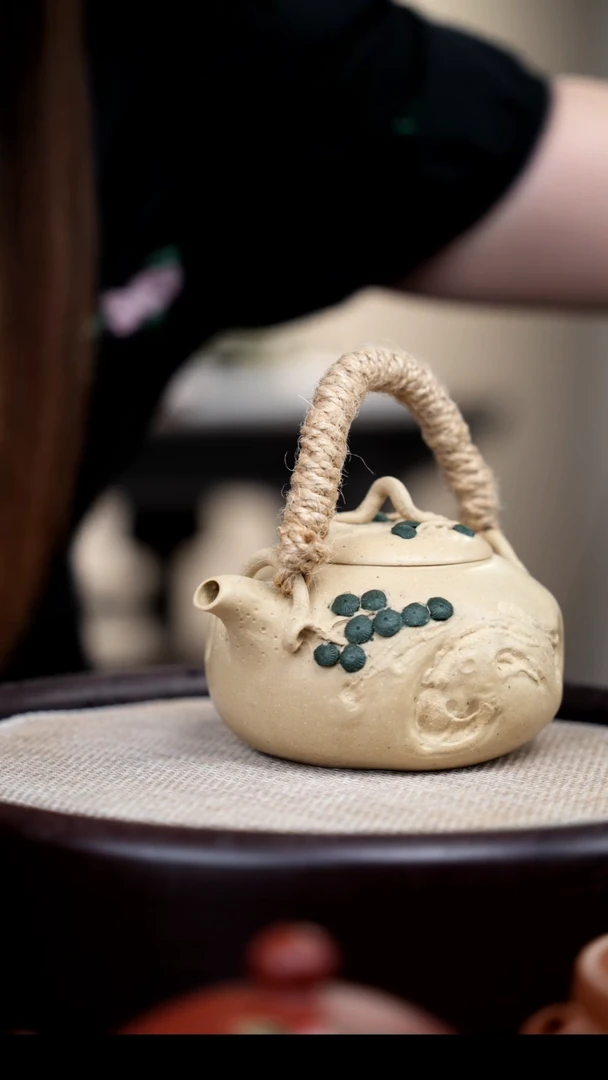 【闪购商品】紫砂茶壶本山绿藤编提梁松桩花器