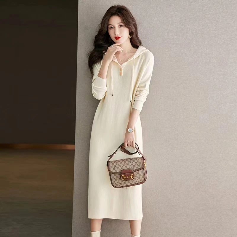 mulisha/穆丽莎新款过膝连帽套头针织打底衫女中长款纯色连衣裙