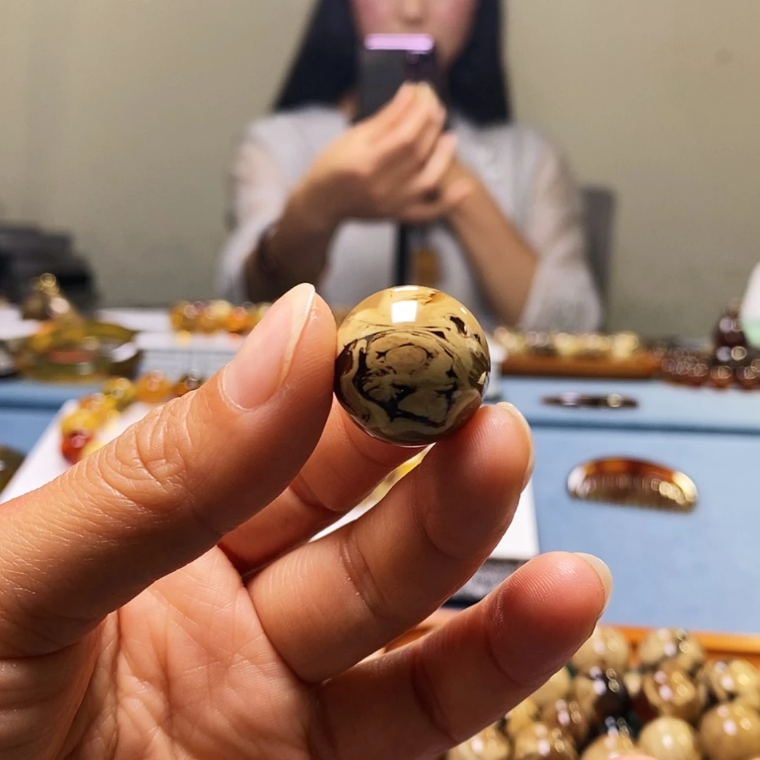 【闪购商品】琥珀颈饰未镶嵌