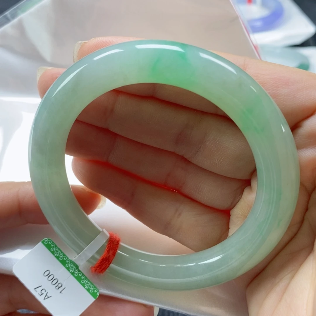【闪购商品】翡翠手镯未镶嵌57圈