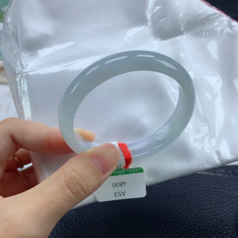 【闪购商品】翡翠手镯未镶嵌53贵妃