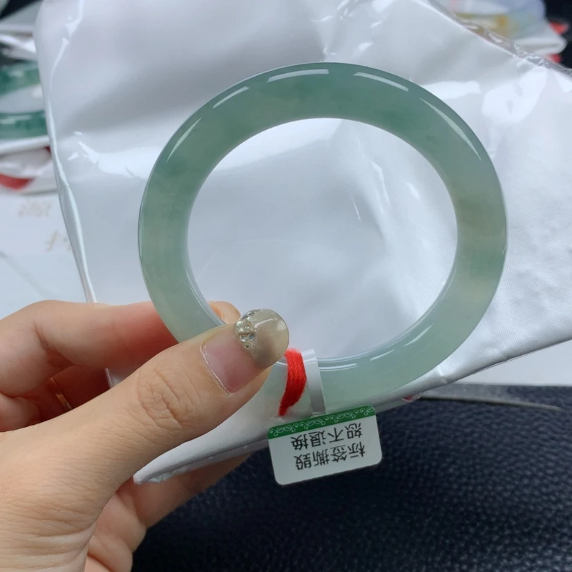 【闪购商品】翡翠手镯未镶嵌55.6圆