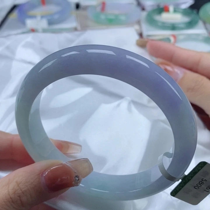 【闪购商品】翡翠手镯未镶嵌61.5。