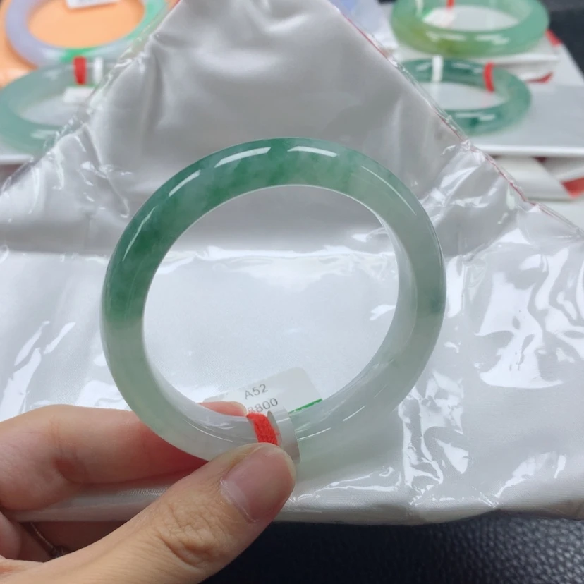 【闪购商品】翡翠手镯未镶嵌52.8圈口