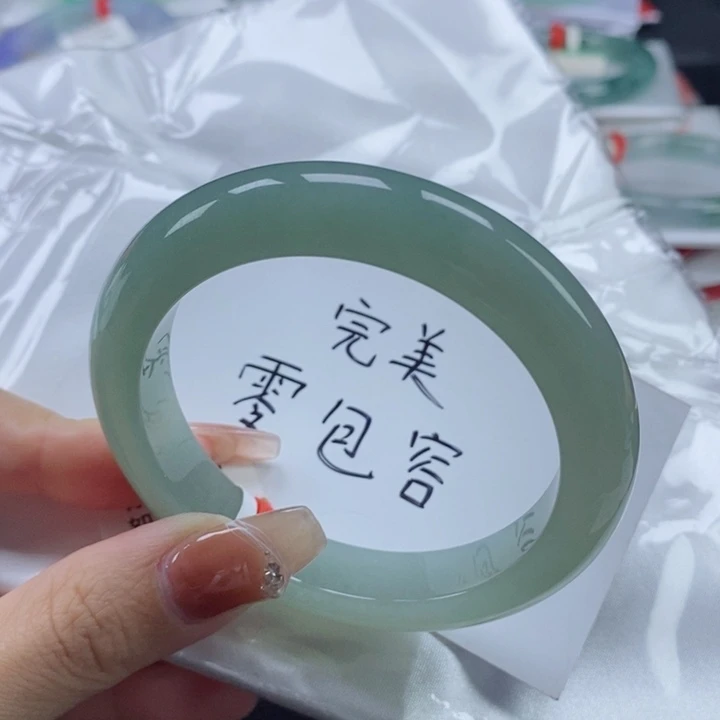 【闪购商品】翡翠手镯未镶嵌55。