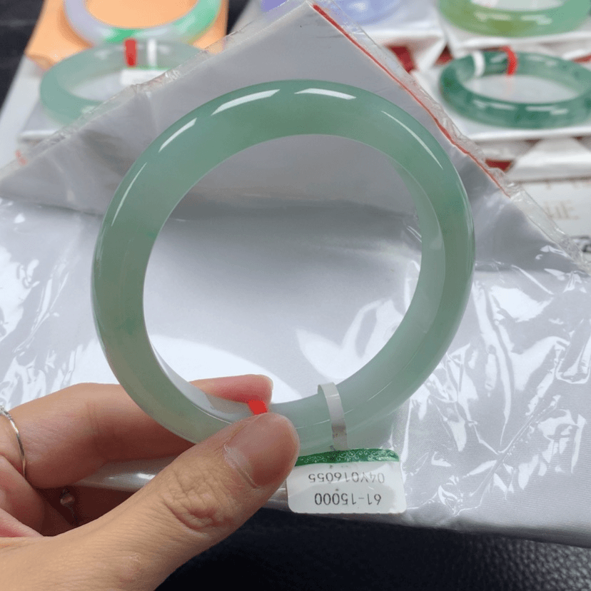 【闪购商品】翡翠手镯未镶嵌61.6圈口