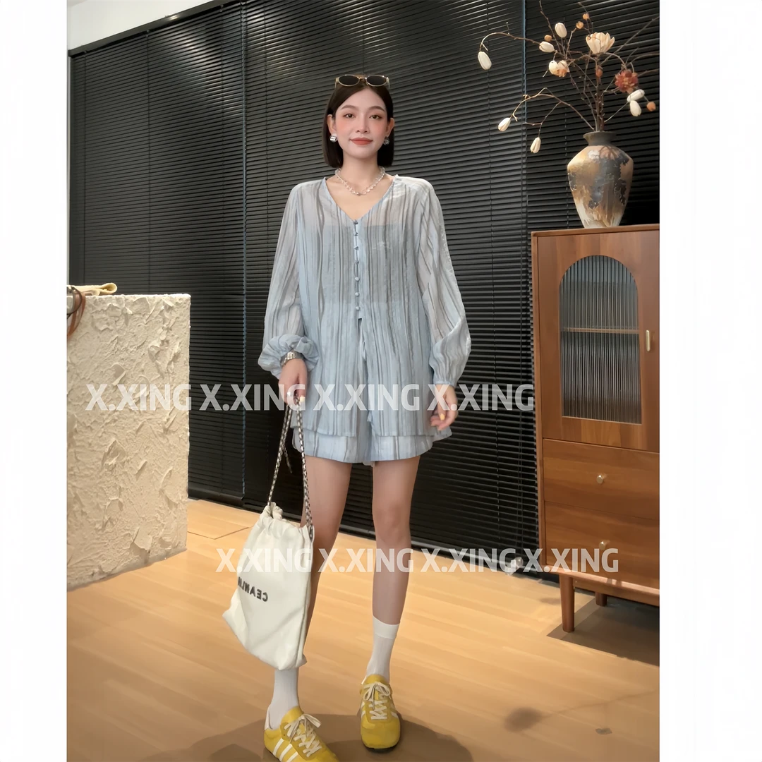 X.x.小个子高档轻奢蓝条纹排扣长袖上衣松紧腰短裤套装C32-10689
