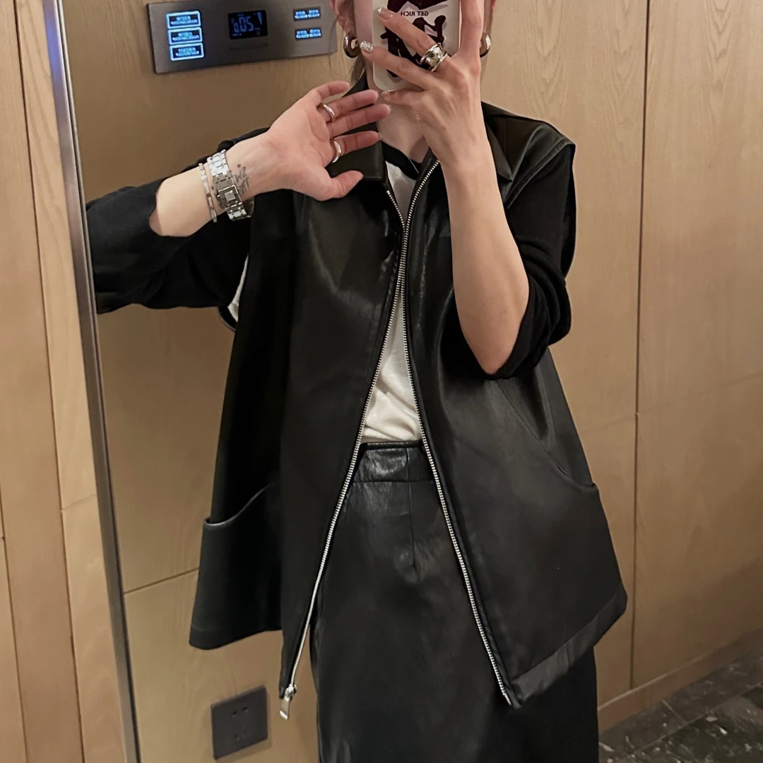 Xx.STUIDO.2024春高级感美式复古宽松无袖坎肩皮马甲女C16-037