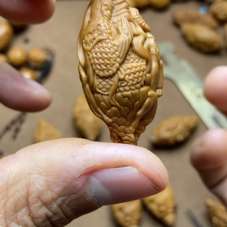 【闪购商品】橄榄核核雕金*羊守护