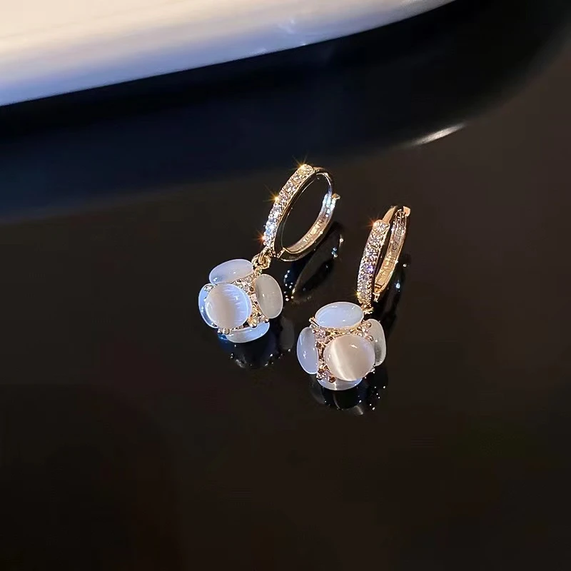 铜合金耳饰 气质简约耳扣耳环轻奢小众高级感耳饰小巧美绣球时尚】