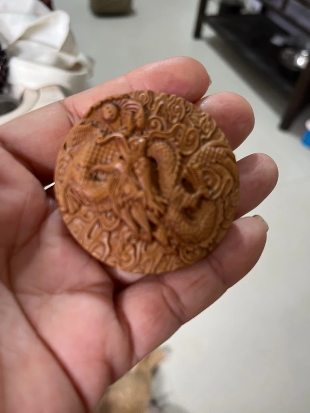 龙牌老山檀香木挂件