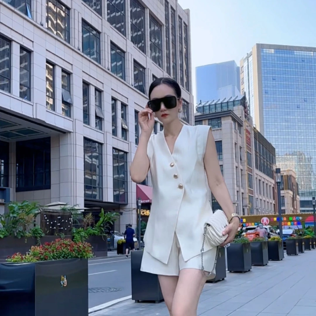 【密斯影】V领马甲+短裤套装SG6891