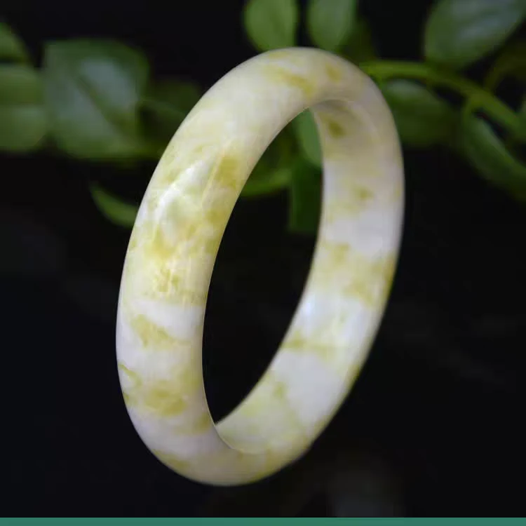 百搭款手镯，多样性发货没有证书，拍一发一