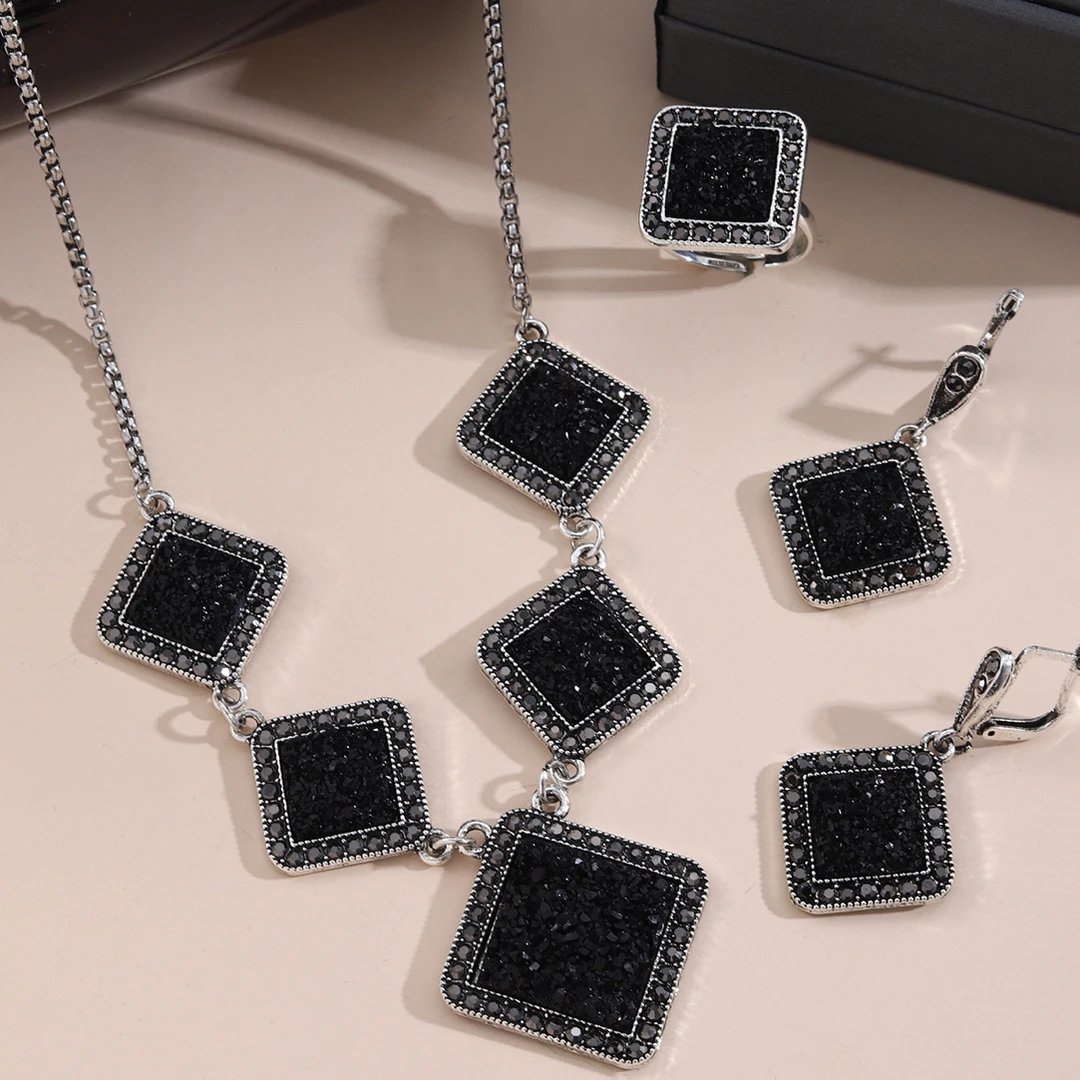 Xyuer/谢雨儿 钛钢项链 专属Xyuer谢雨儿黑色菱形款首饰套装