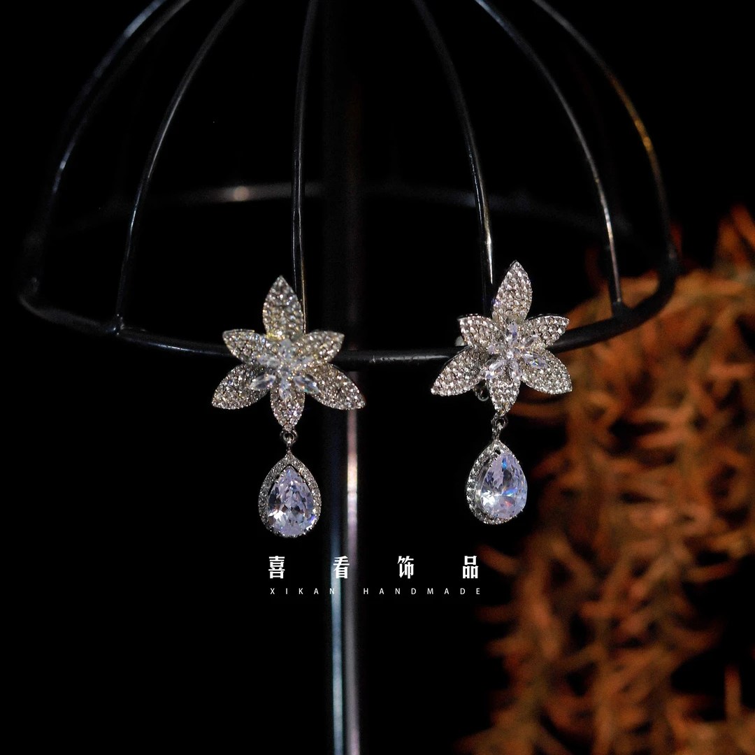 合金仿水晶耳饰 EH800 气质轻奢时尚百搭设计感满钻超闪耳饰耳夹