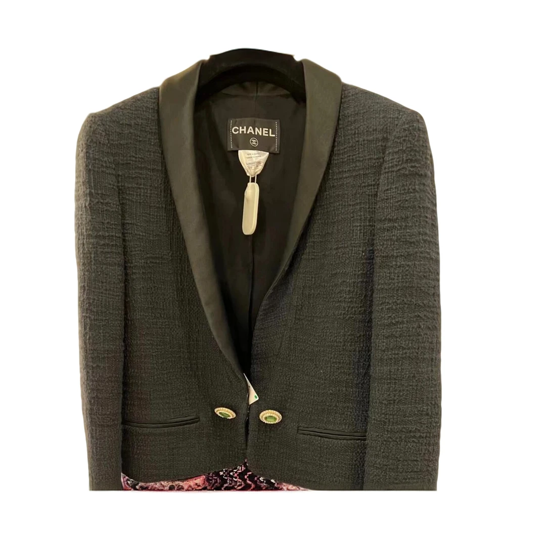 99新 Chanel/香奈儿 黑色短夹克绿色琉璃珍珠钻扣 P244276692