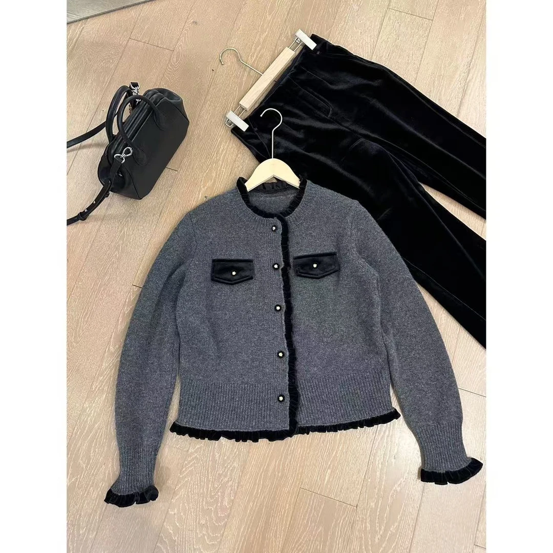 JOJO/玖了个玖【金扣丝绒毛衣】秋冬设计感拼接开衫 2411B5712