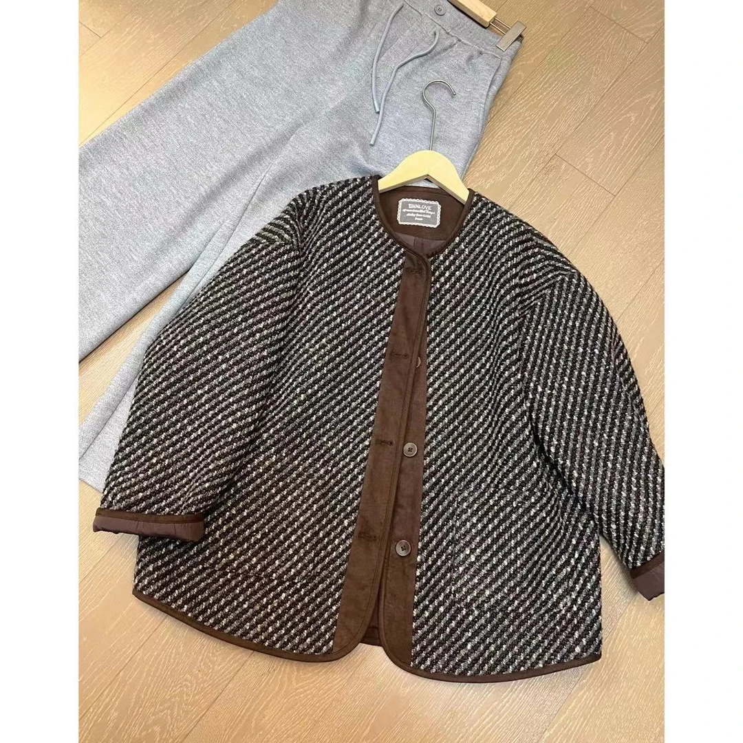 JOJO/玖了个玖 2024秋冬 斜纹毛呢雅丹风圆领外套 2409B4131