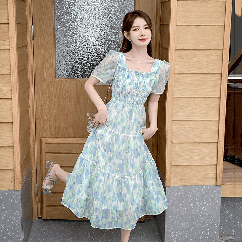 小清新郁金香碎花连衣裙女2023夏季新款法式方领高级感甜美网红裙