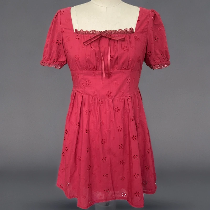 31474胖MM复古显白镂空绣花方领大码连衣裙2024夏季新款