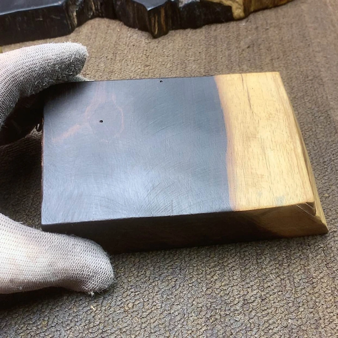 【闪购商品】紫光檀根雕龙**人