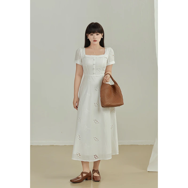 月半鱼现货【桔梗】白色法式茶歇方领镂空蕾丝收腰连衣裙显瘦