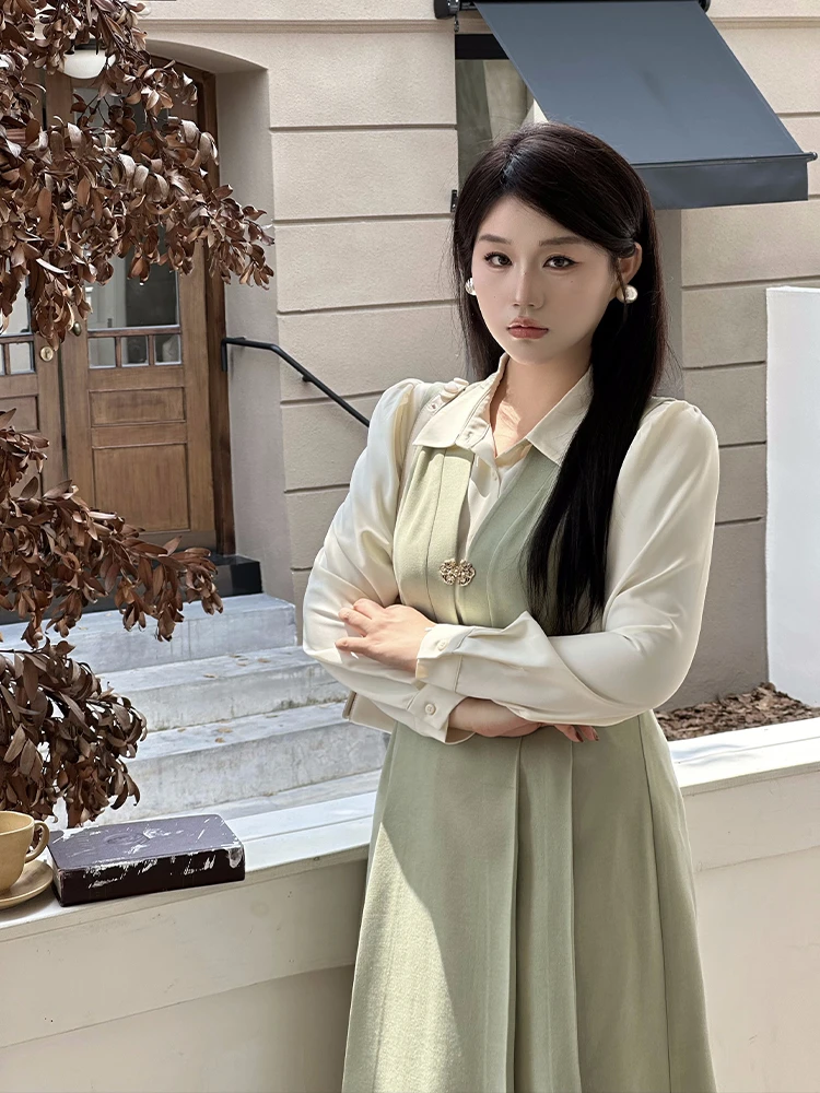 月半鱼【绿瓷】绿色中式背心裙秋季清新显瘦气质复古收腰设计款长裙