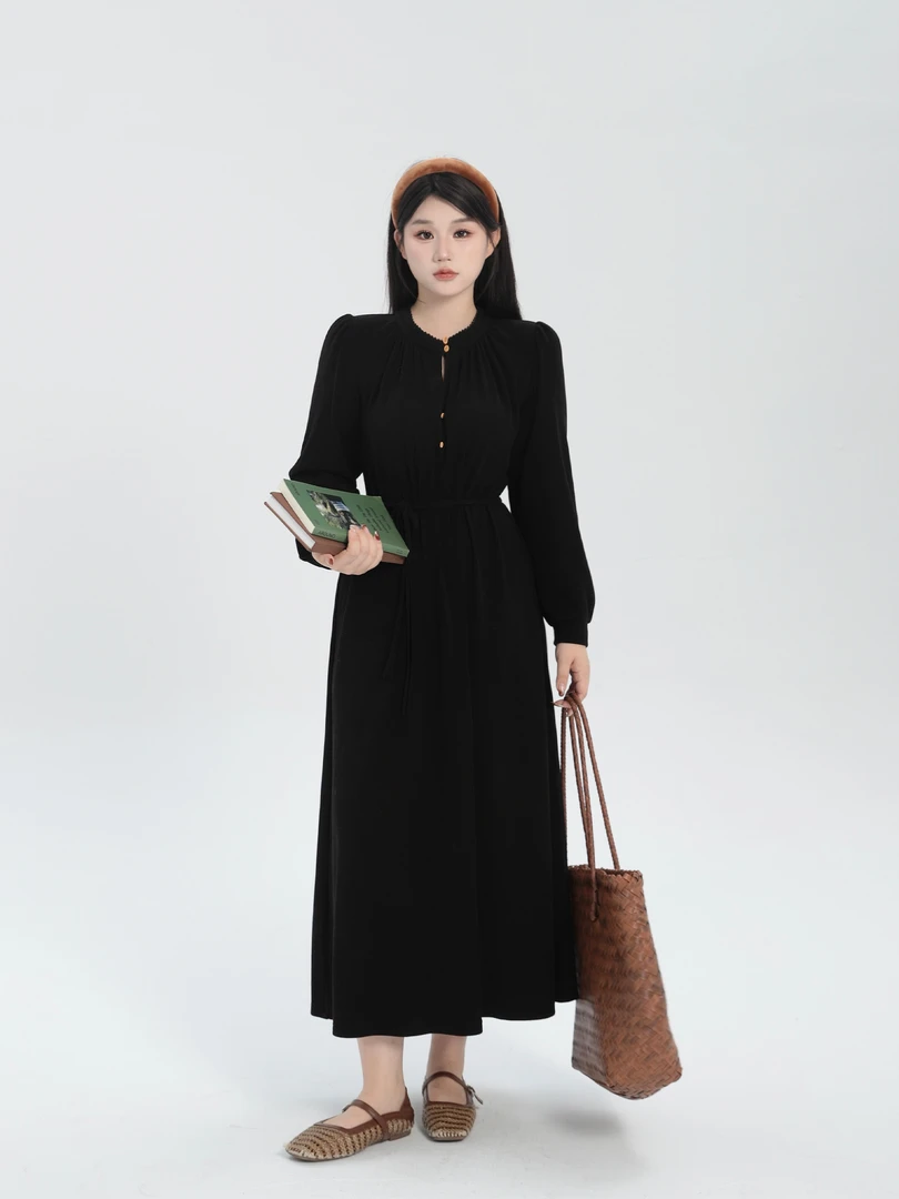 月半鱼【黑天鹅】慵懒随性连衣裙秋季通勤百搭孕妈可穿设计小黑裙