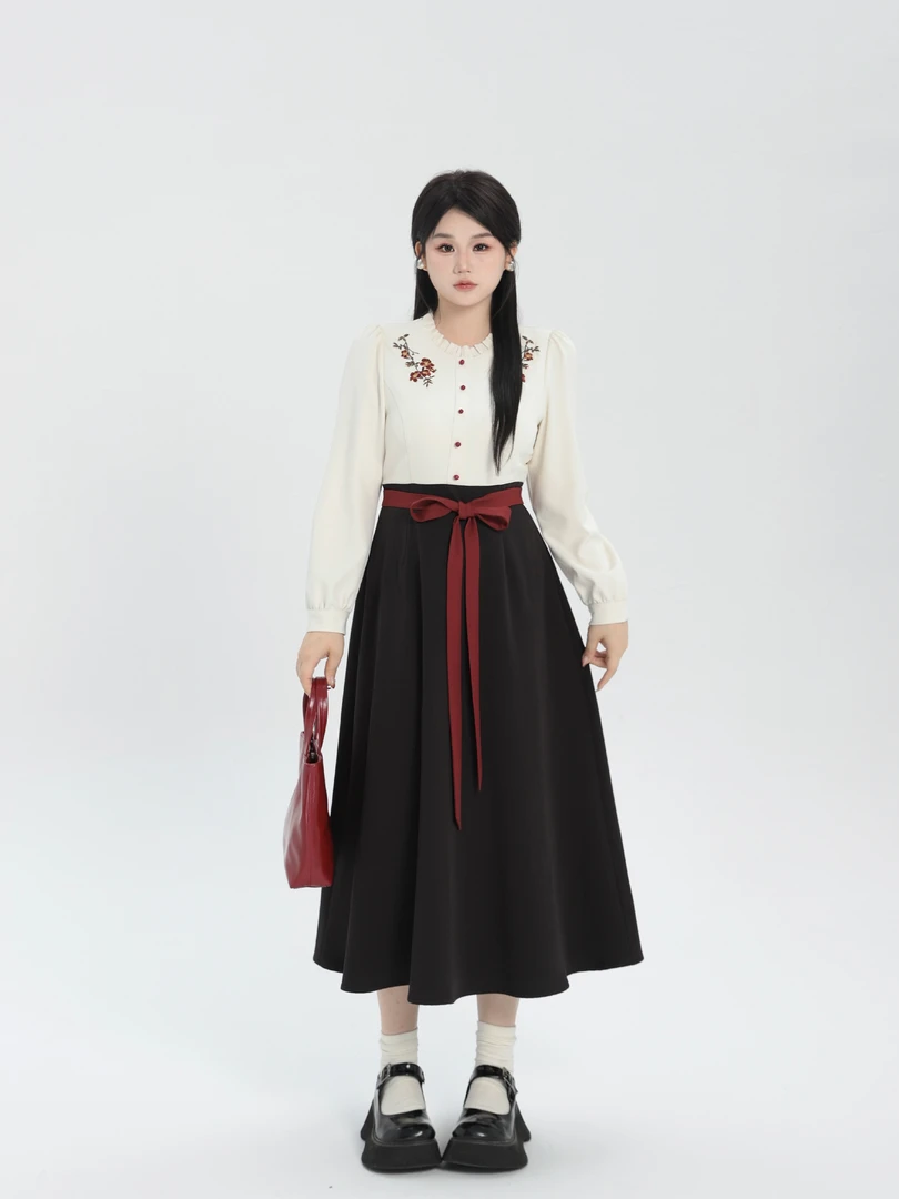 月半鱼 【北平落花】复古刺绣假两件中式优雅撞色长袖显瘦连衣裙