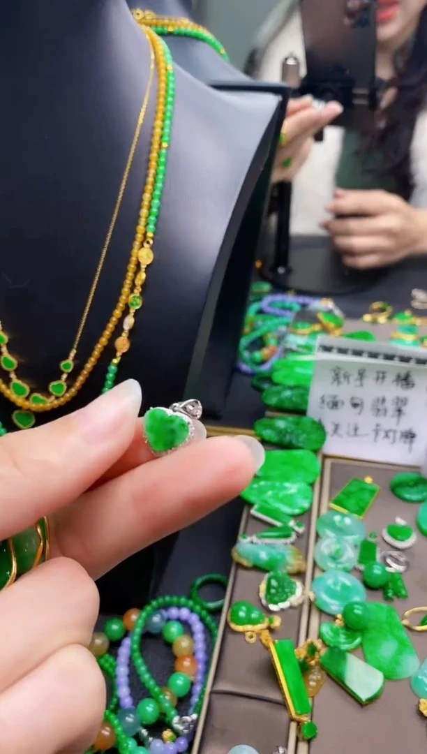 【闪购商品】定制翡翠银S925镶嵌爱心