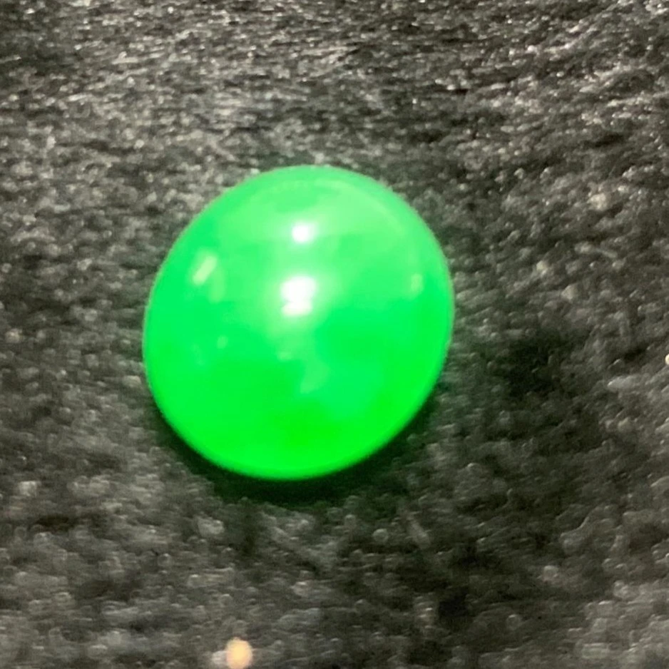 纯天然缅甸翡翠A货满绿色蛋面戒面马鞍戒，可定制设计18K金镶嵌。